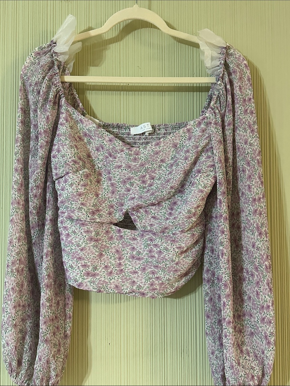Astr Floral Twist Front Long-Sleeve Crop Top in Lilac and White